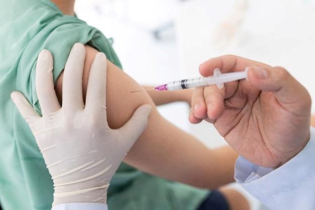 Lưu ý trước khi tiêm phòng cúm cho trẻ và người lớn